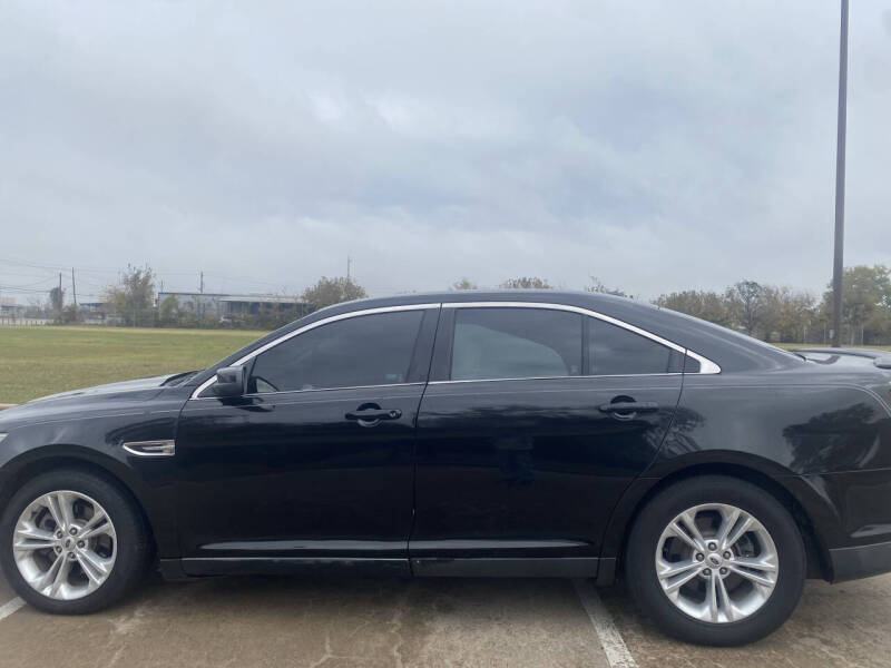 2014 Ford Taurus SEL