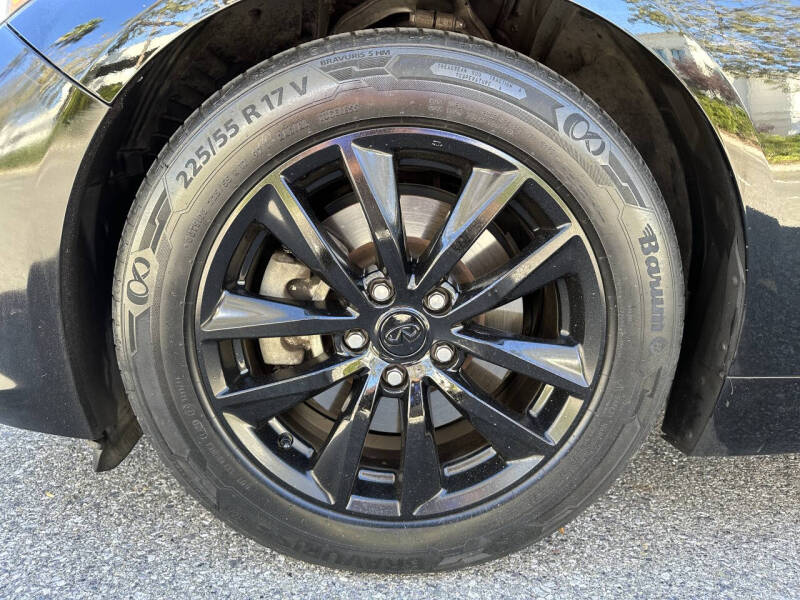 2015 Infiniti Q50 Premium