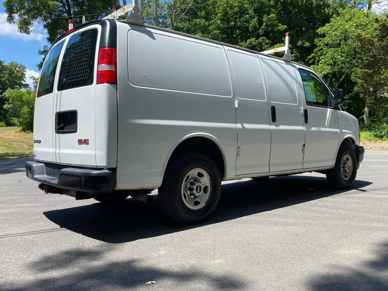 View vehicle photo 6