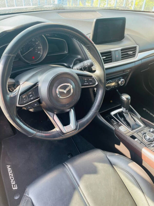 2018 Mazda MAZDA3 Touring