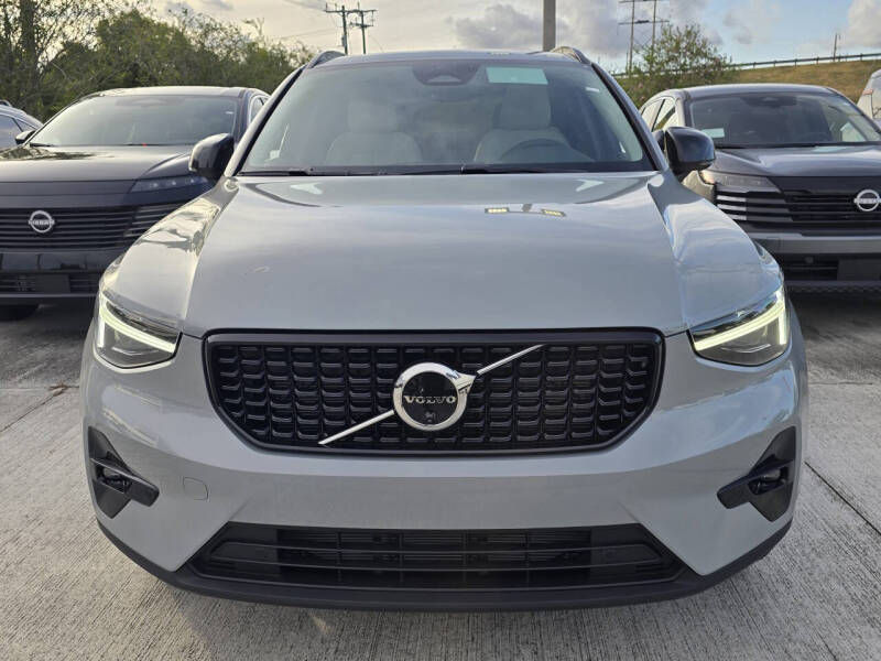 2026 Volvo XC40 B5 Plus
