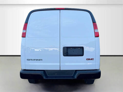 2024 GMC Savana 2500