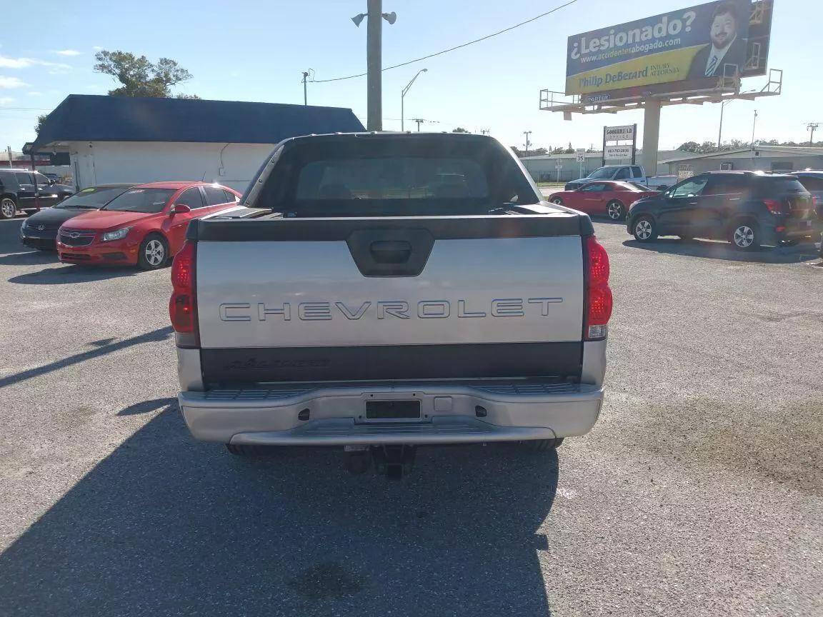 2006 Chevrolet Avalanche for sale at Outlet Auto Mall in Okeechobee, FL