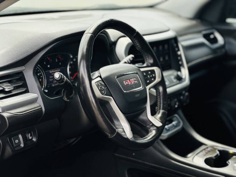 2021 GMC Acadia SLT