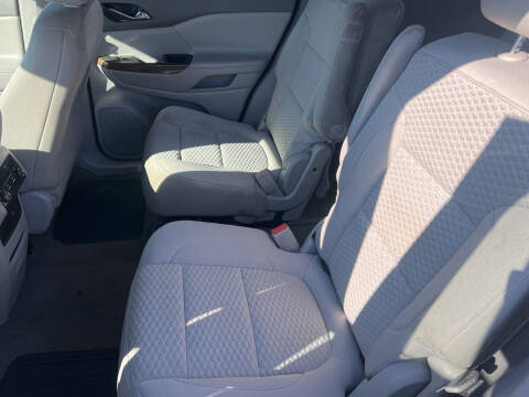 2017 GMC Acadia SLE-2