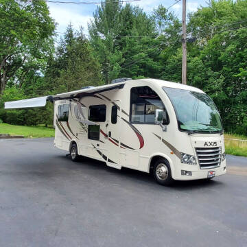 2018 Thor Industries Axis Series M-25.2 for sale at R & R AUTO SALES in Poughkeepsie NY
