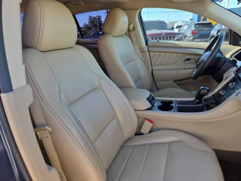 2019 Ford Taurus SEL