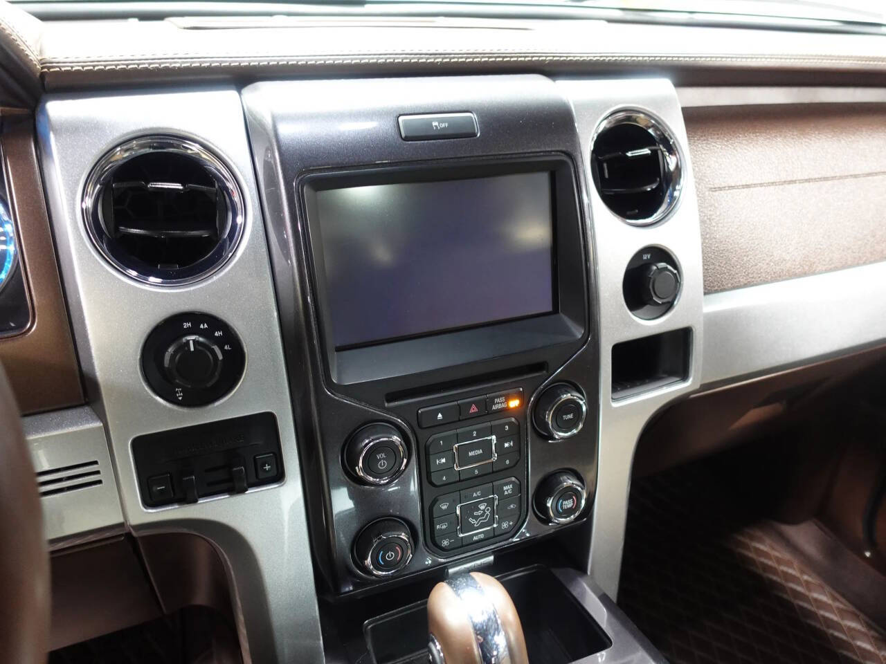 1979 Ford Bronco 40