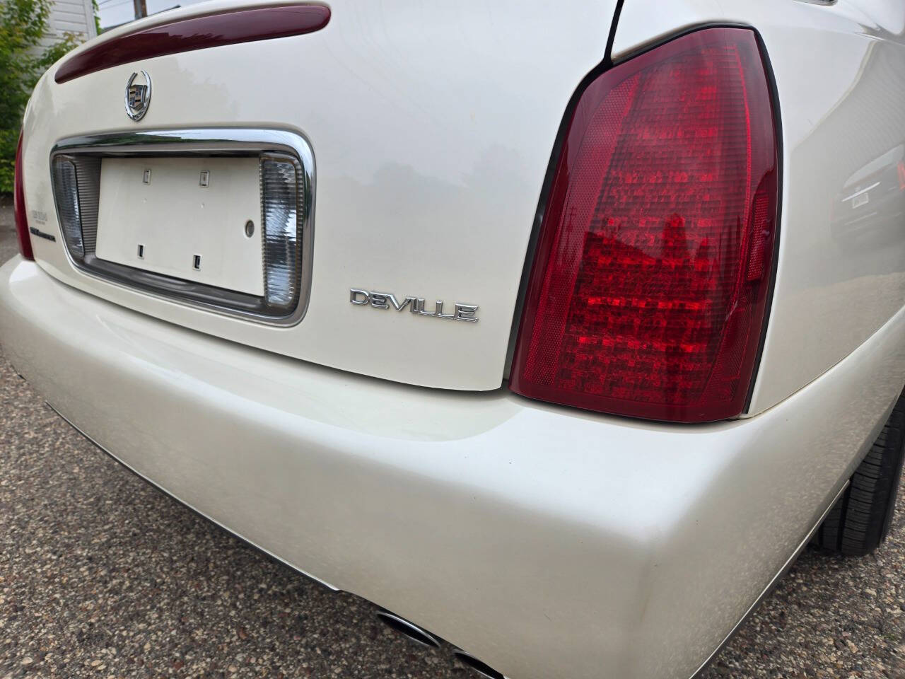 2002 Cadillac DeVille 26