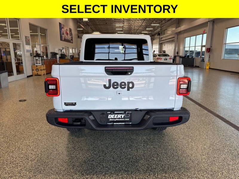 2025 Jeep Gladiator Sport