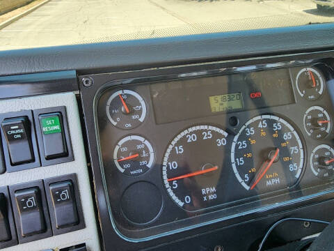 2003 Freightliner FL70
