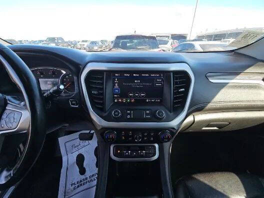 2023 GMC Acadia SLT