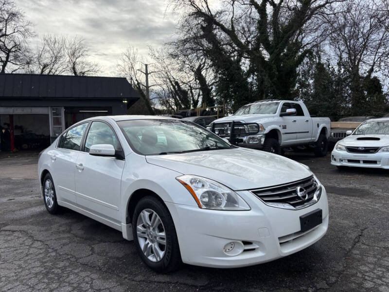 2011 Nissan Altima null photo 2