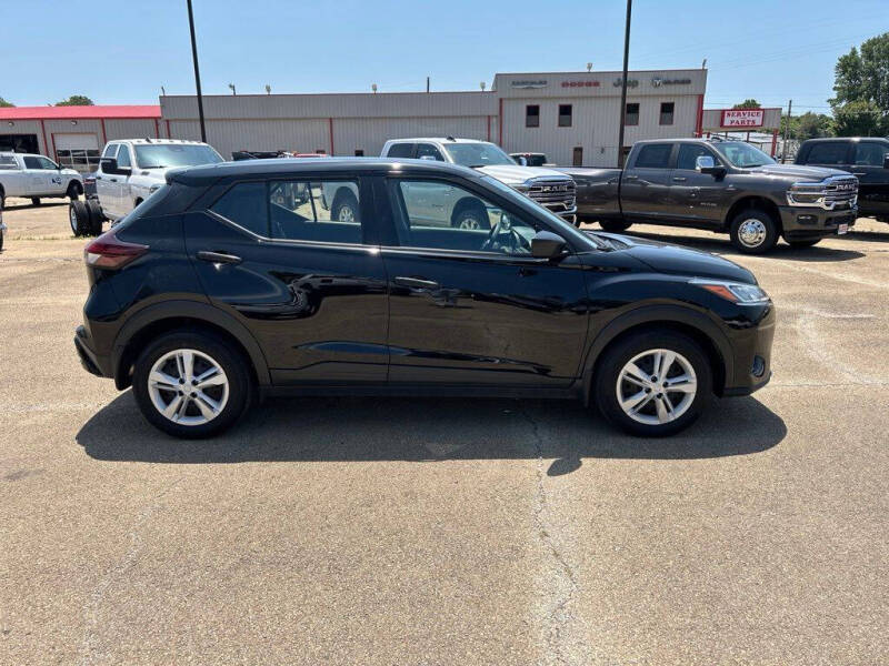 2024 Nissan Kicks S
