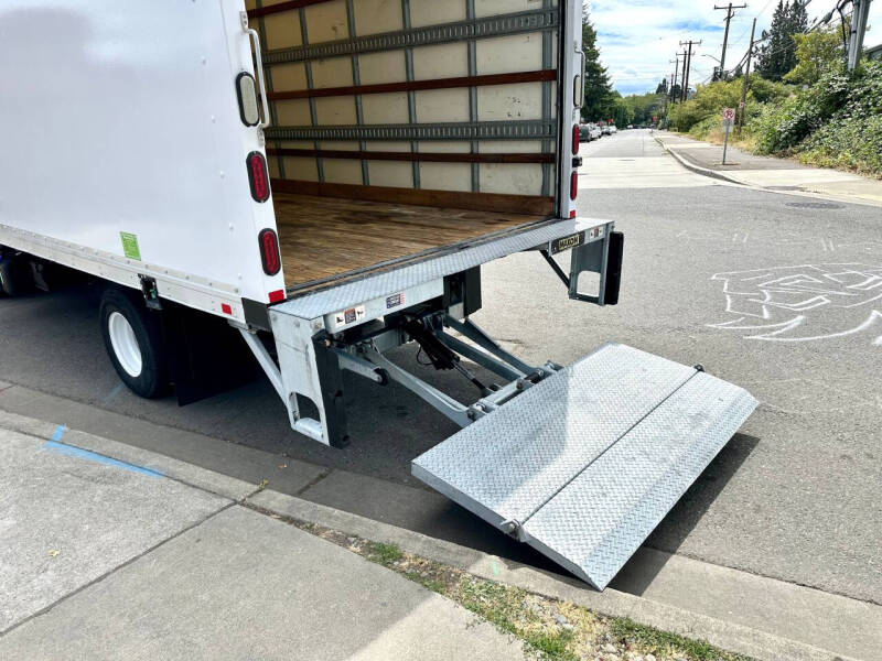 2018 Isuzu NPR-HD