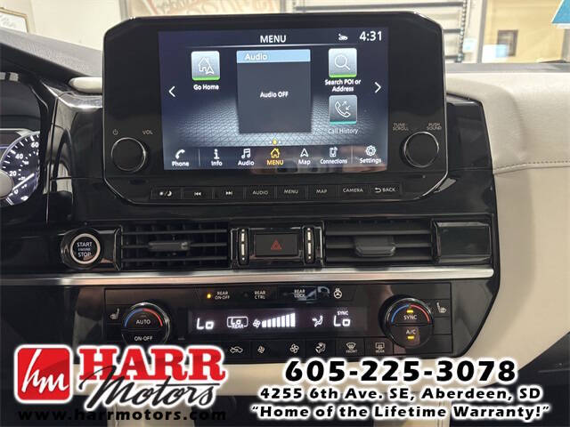 2024 Nissan Pathfinder SL