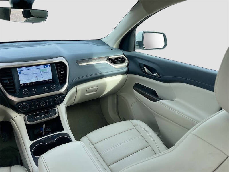 2022 GMC Acadia Denali