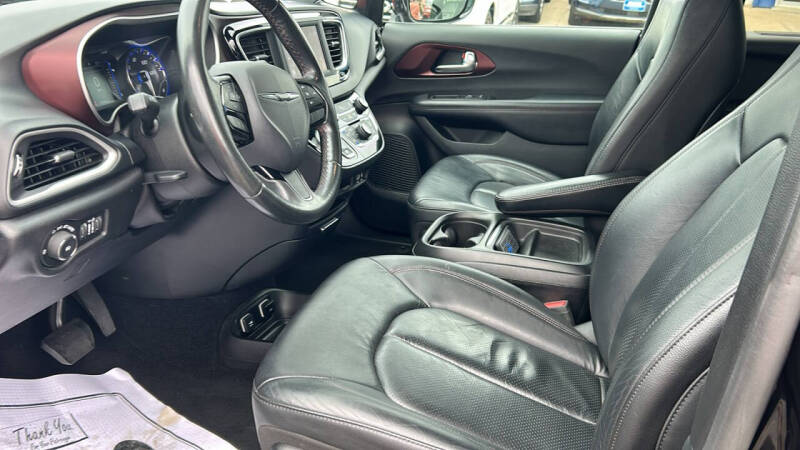 2020 Chrysler Pacifica Touring L