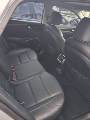 2017 Kia Cadenza Premium