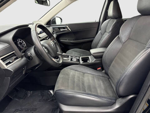 2022 Mitsubishi Outlander Black Edition