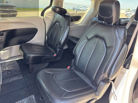 2022 Chrysler Pacifica Touring L