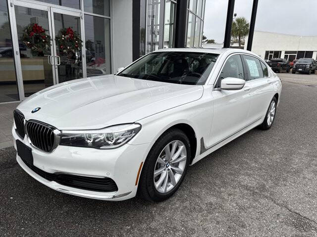 2019 BMW 7 Series 740i's photo