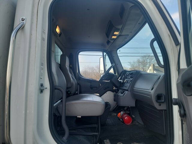 2015 Freightliner M2 106