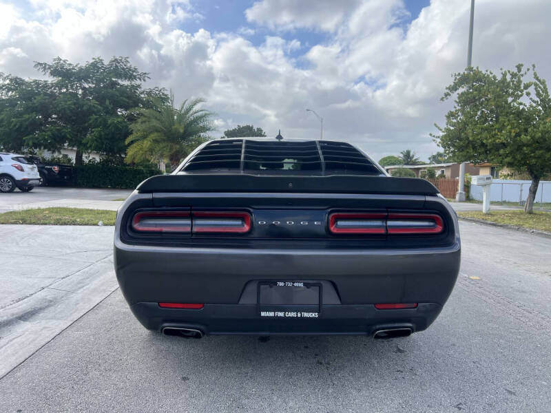 2017 Dodge Challenger SXT