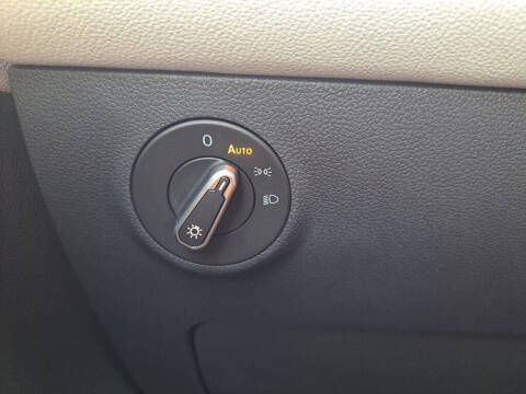 2025 Volkswagen Taos SEL 4Motion