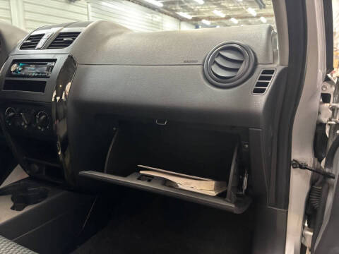 2013 Suzuki SX4 LE