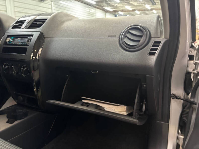 2013 Suzuki SX4 LE