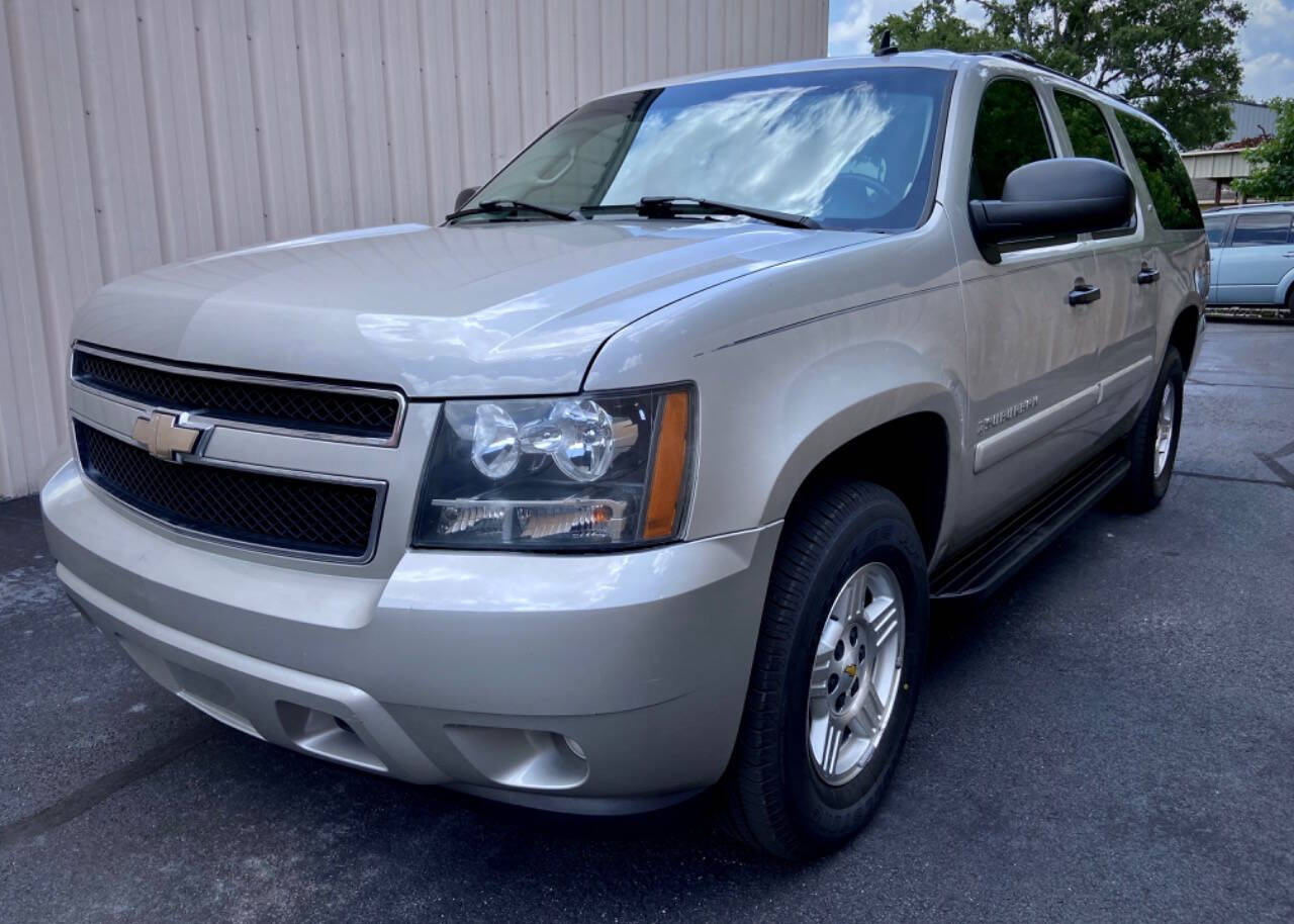 2008 Chevrolet Suburban 2