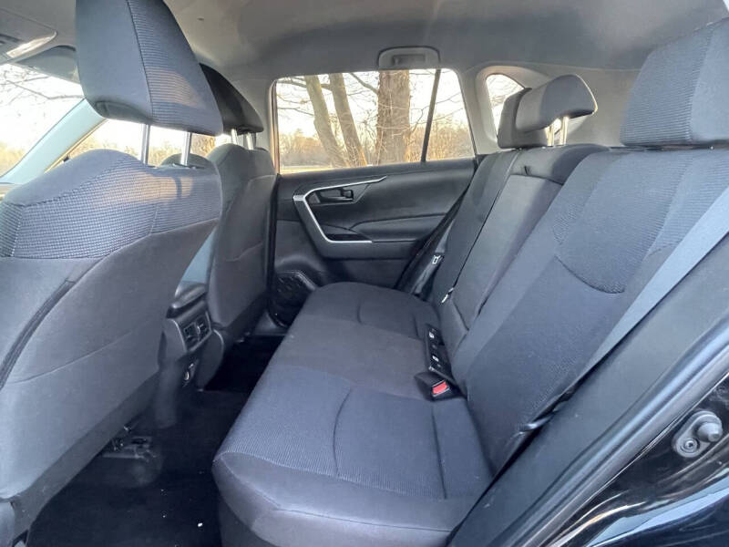 2024 Toyota RAV4 Hybrid LE