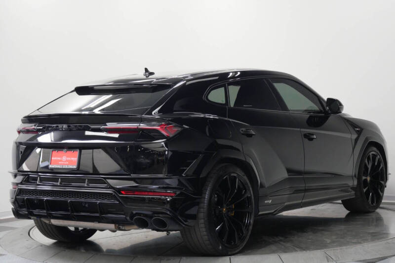 2023 Lamborghini Urus S