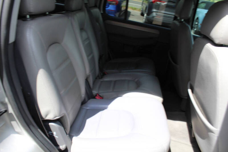 2004 Ford Explorer XLT