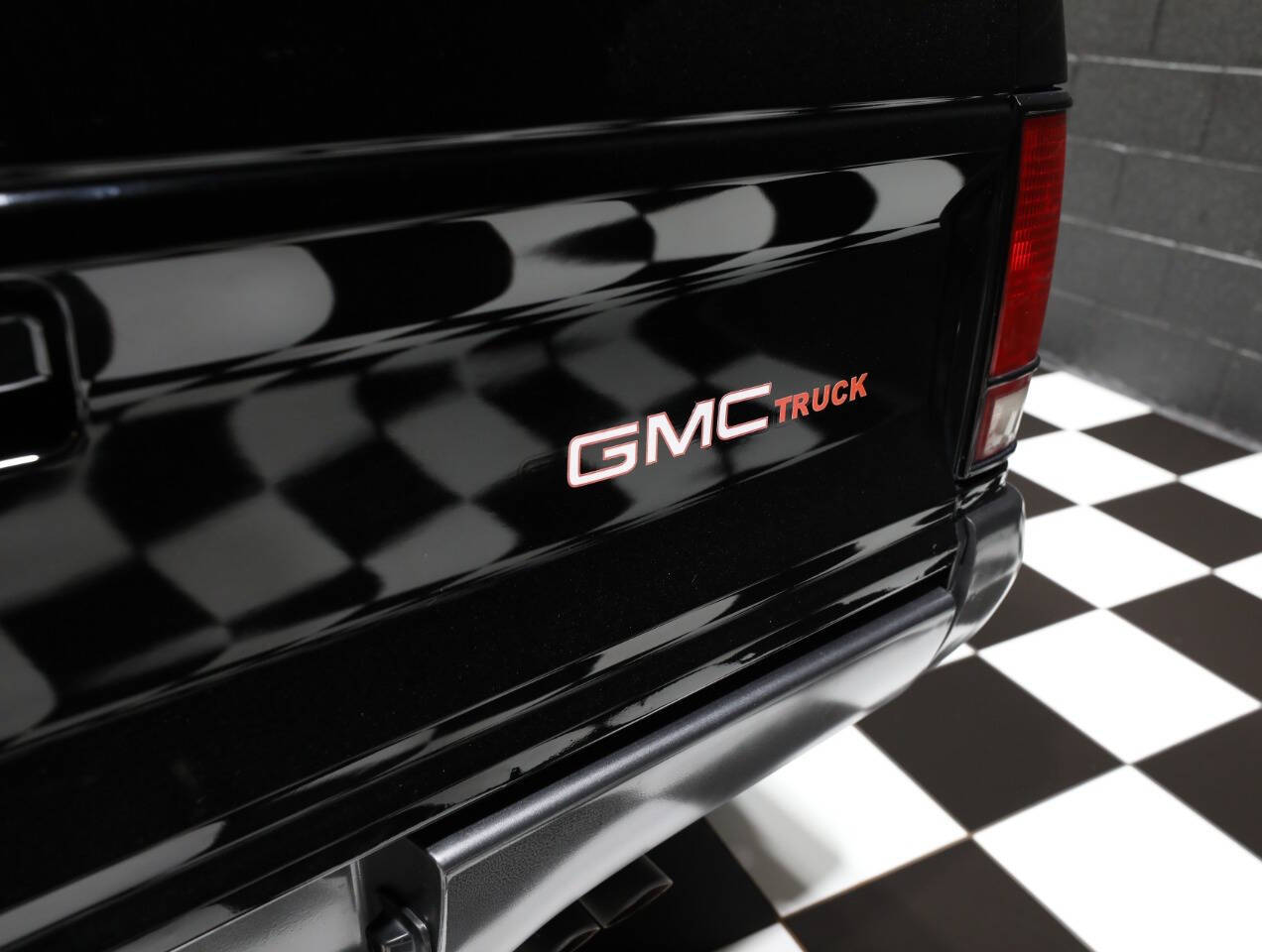 1991 GMC Syclone 21