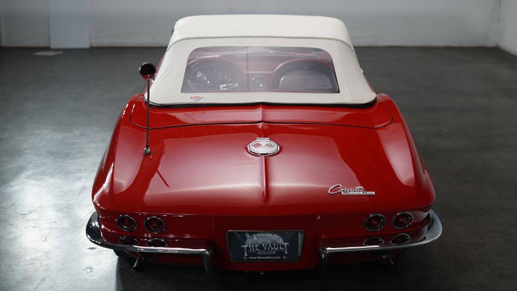 1963 Chevrolet Corvette 11