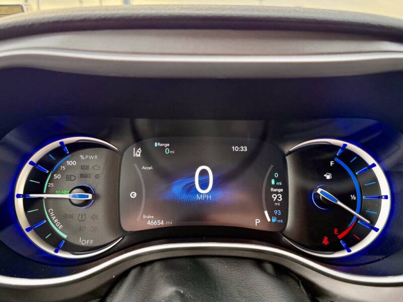 2024 Chrysler Pacifica Plug-In Hybrid Select