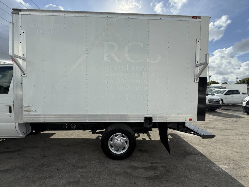 2017 Ford E-Series E-350 SD