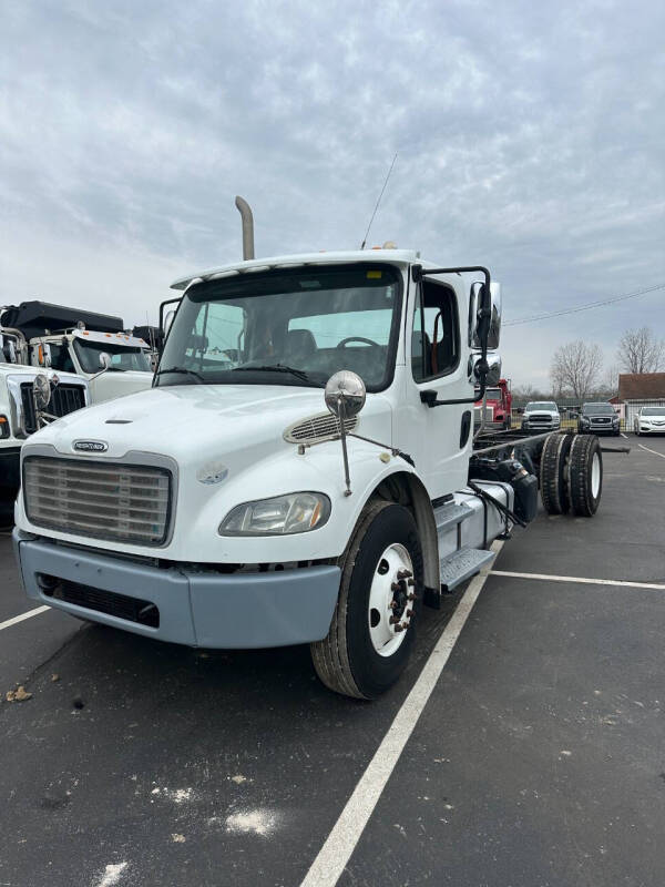 2013 Freightliner Business class M2