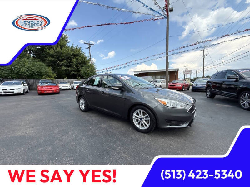 2017 Ford Focus SE's photo