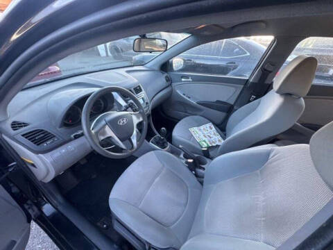 2013 Hyundai Accent GS