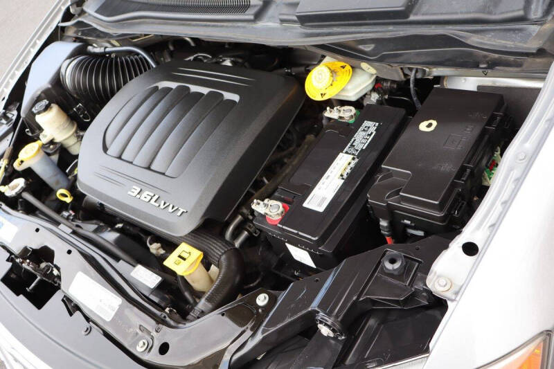 2013 Chrysler Town and Country Touring