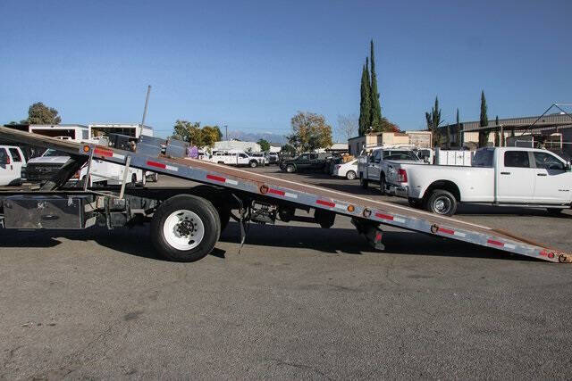 2015 Freightliner M2 106
