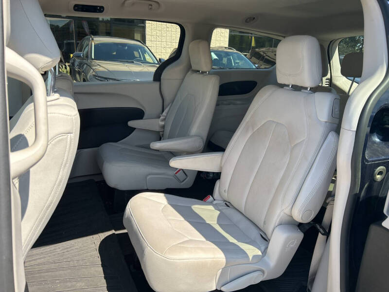 2017 Chrysler Pacifica LX