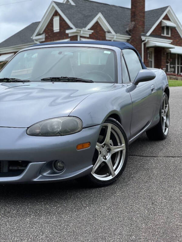 2004 Mazda Miata null photo 3