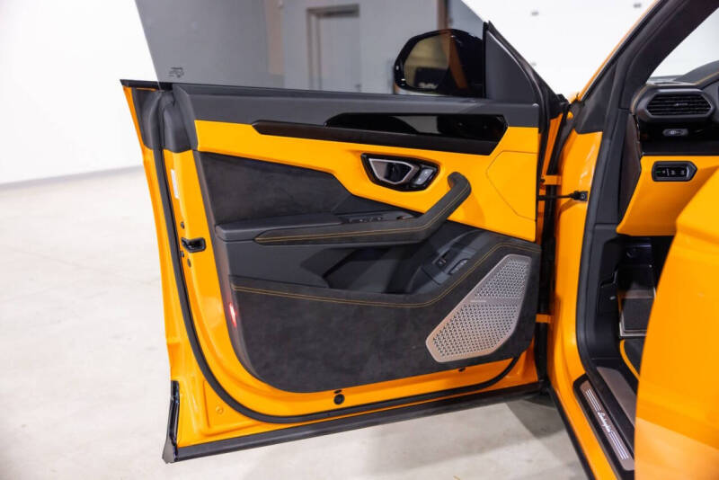 2024 Lamborghini Urus S