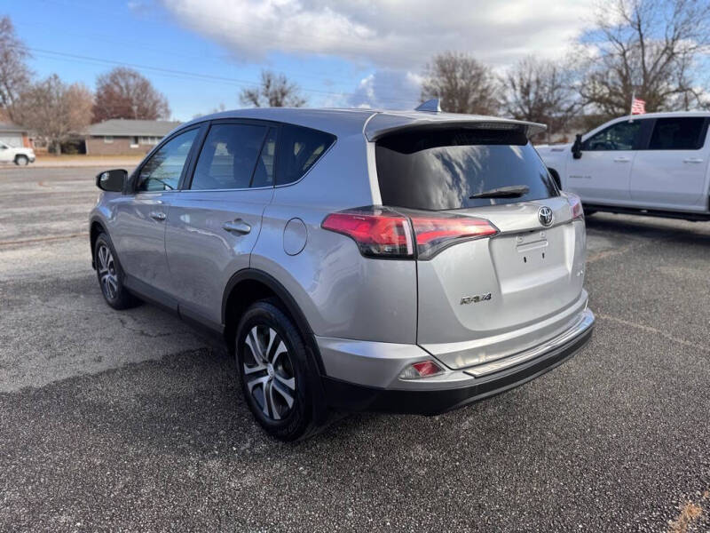 2017 Toyota RAV4 LE