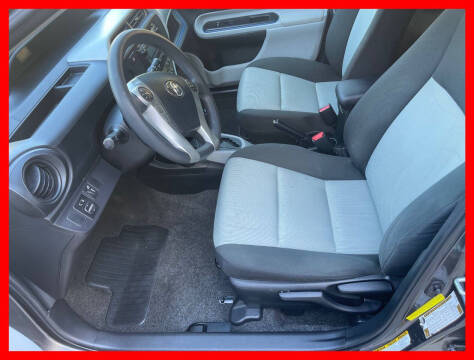 2012 Toyota Prius c Two