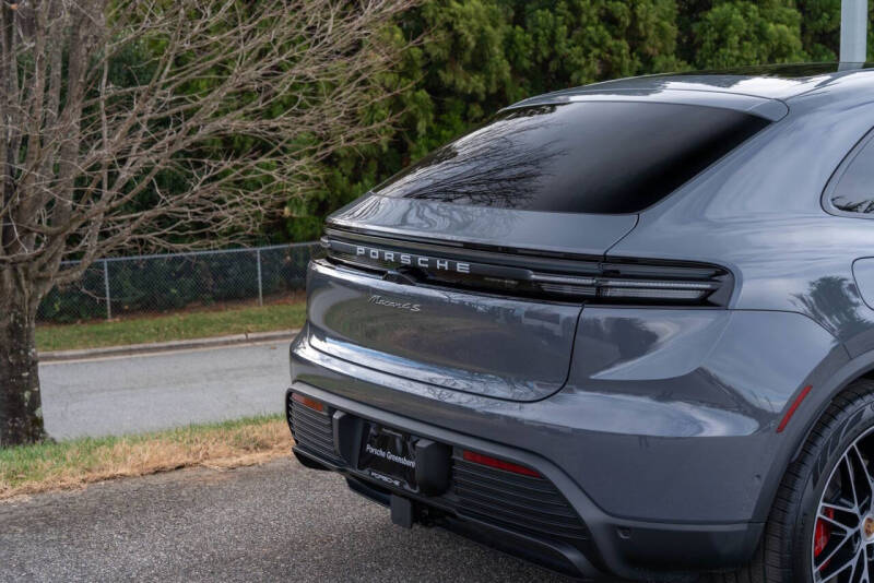 2025 Porsche Macan 4S Electric